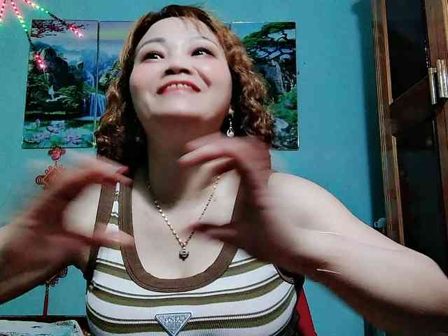 Linhanhsex2k webcam