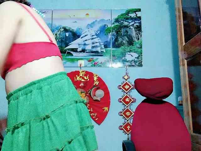 Linhanhsex2k webcam