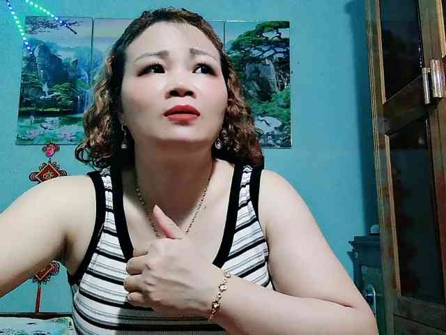 Linhanhsex2k Live Webcam on BongaCams