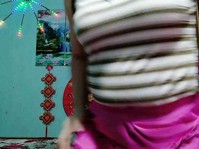 Linhanhsex2k webcam