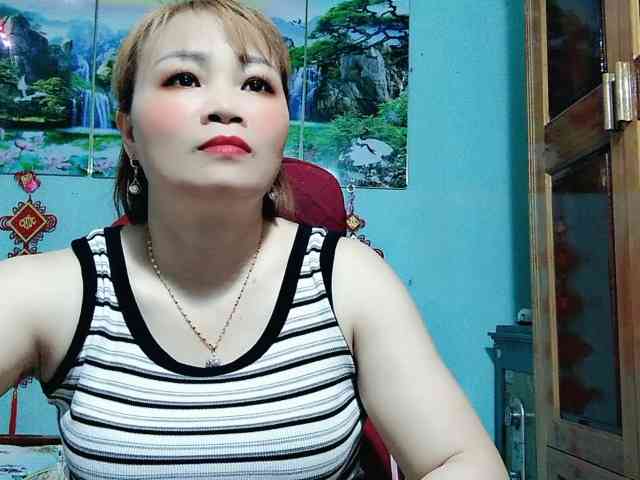 Linhanhsex2k Live Webcam on BongaCams