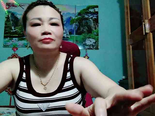 Linhanhsex2k webcam