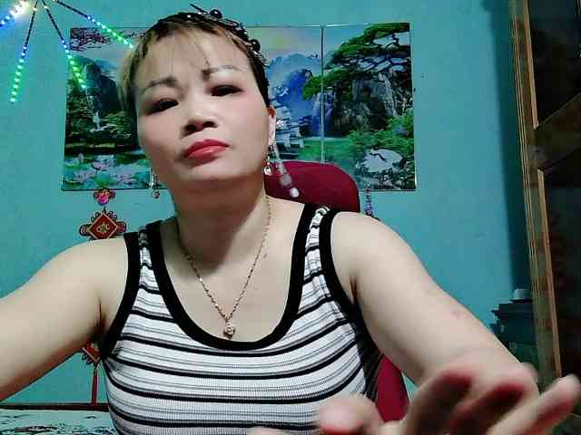 Linhanhsex2k webcam