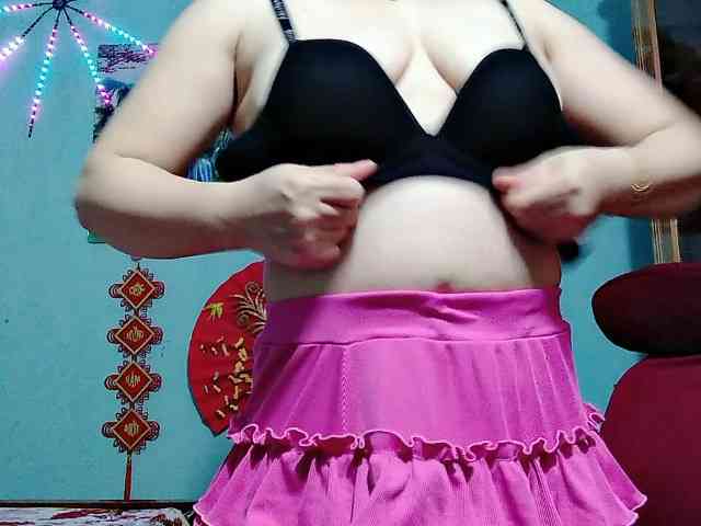 Linhanhsex2k webcam
