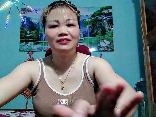 Linhanhsex2k webcam