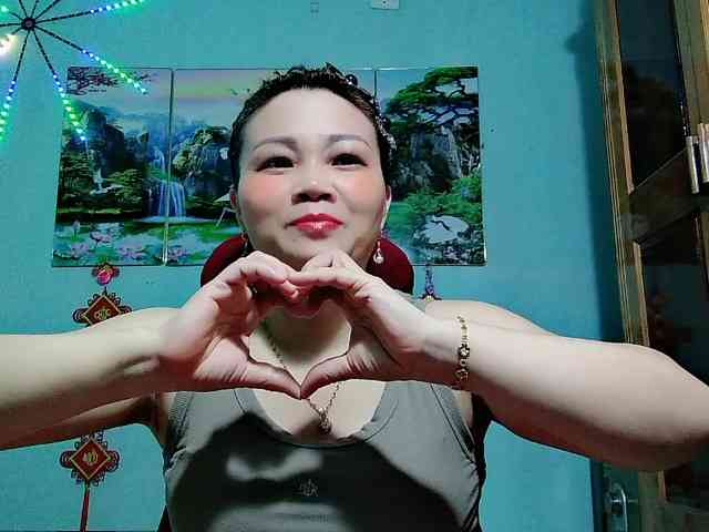 Linhanhsex2k webcam