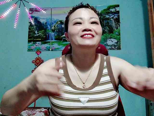 Linhanhsex2k webcam