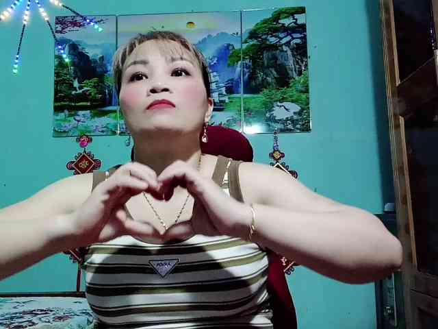 Linhanhsex2k webcam