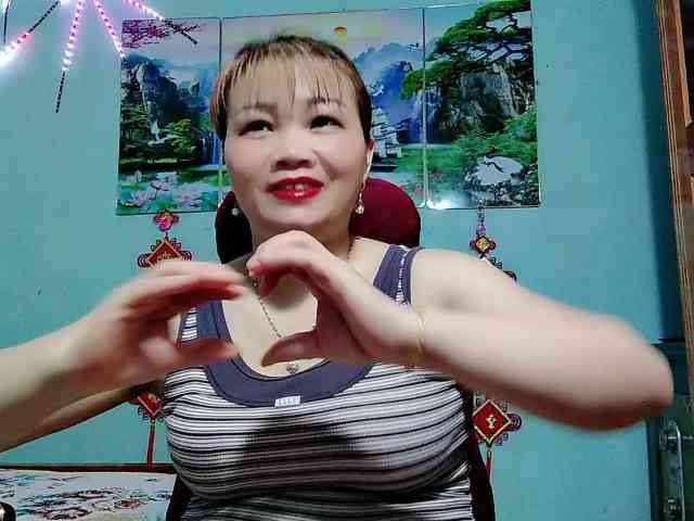 Linhanhsex2k webcam