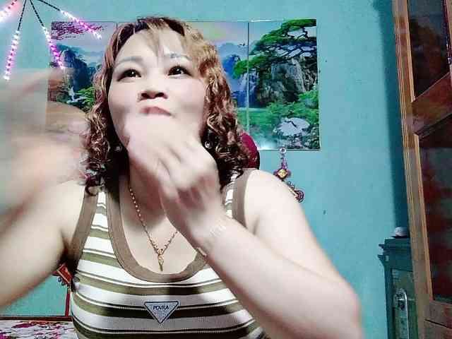 Linhanhsex2k webcam