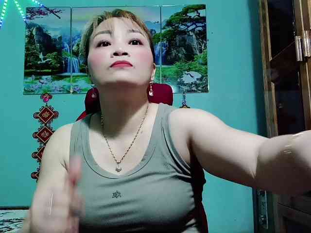 Linhanhsex2k webcam