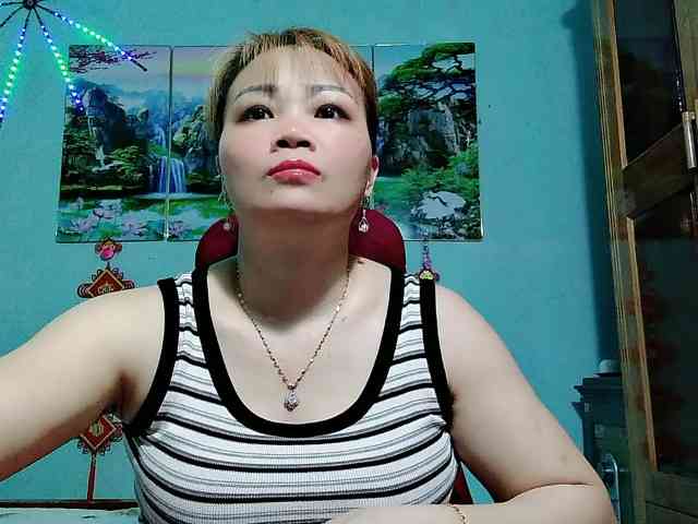 Linhanhsex2k webcam