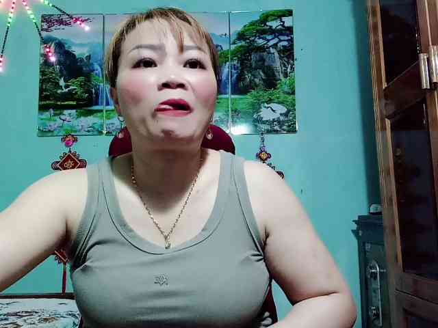 Linhanhsex2k webcam