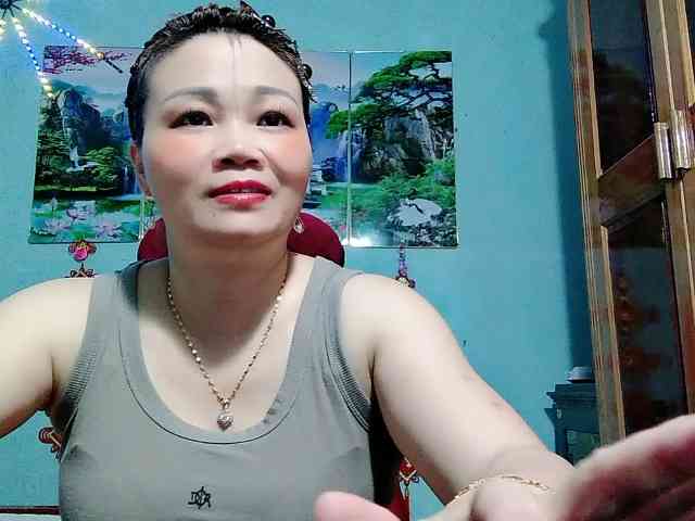 Linhanhsex2k webcam
