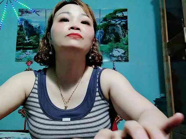 Linhanhsex2k webcam