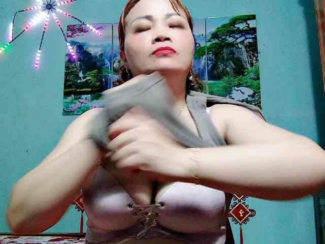Linhanhsex2k webcam