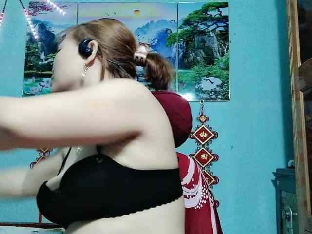 Linhanhsex2k webcam
