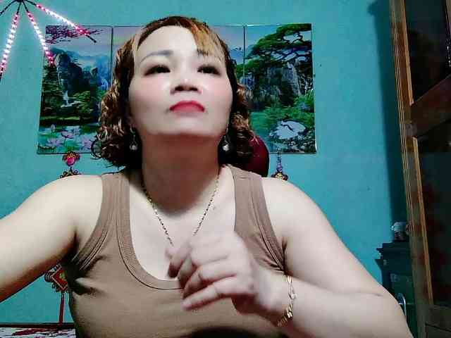 Linhanhsex2k webcam