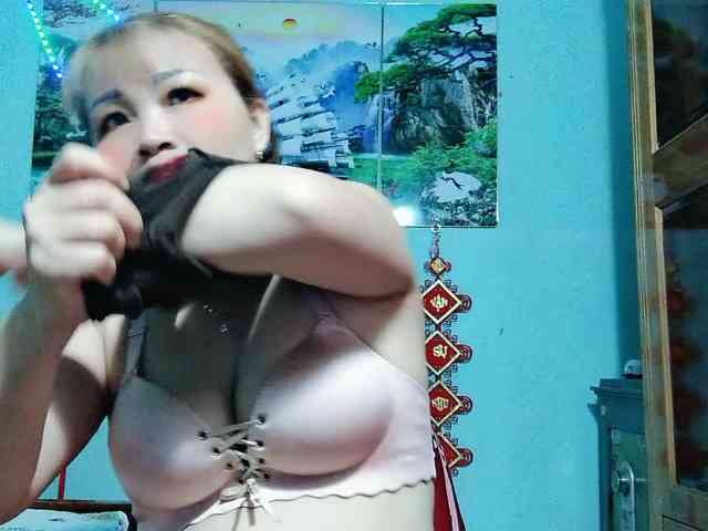 Linhanhsex2k webcam