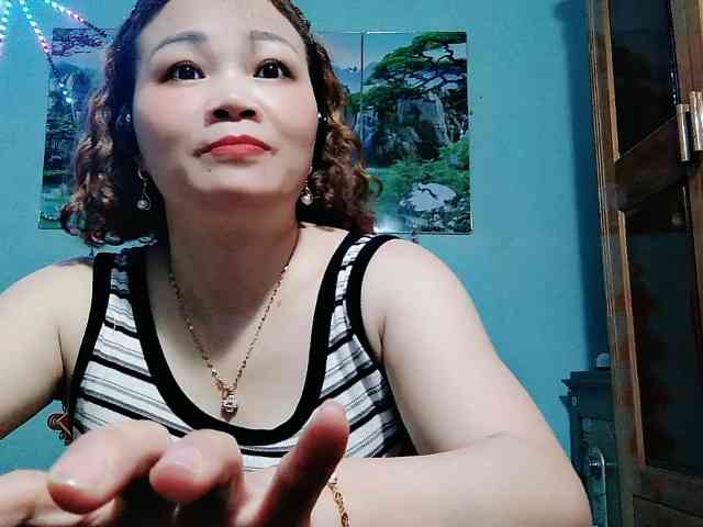 Linhanhsex2k Live Webcam on BongaCams