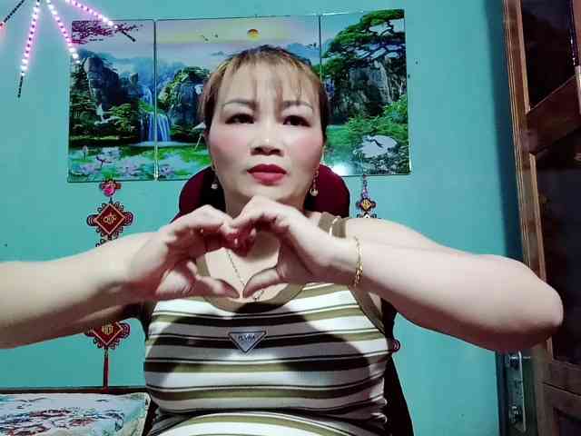 Linhanhsex2k webcam