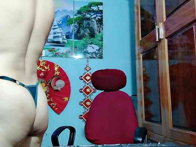 Linhanhsex2k webcam