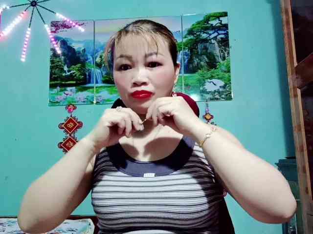 Linhanhsex2k webcam
