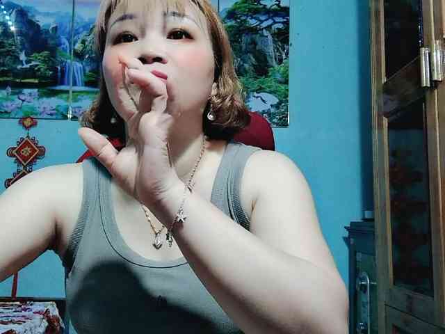 Linhanhsex2k webcam
