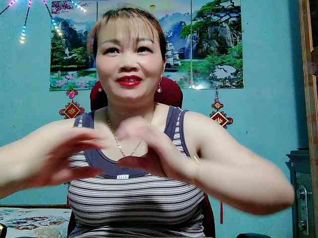 Linhanhsex2k webcam