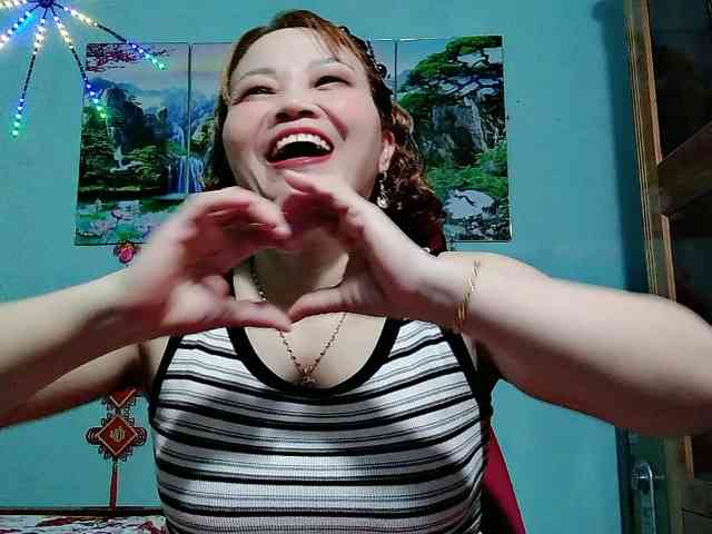 Linhanhsex2k webcam