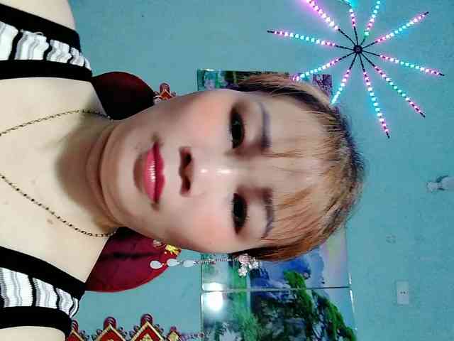 Linhanhsex2k webcam