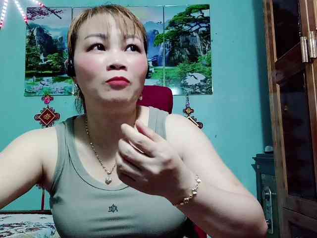 Linhanhsex2k webcam