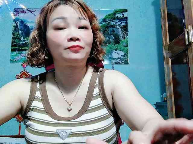 Linhanhsex2k webcam