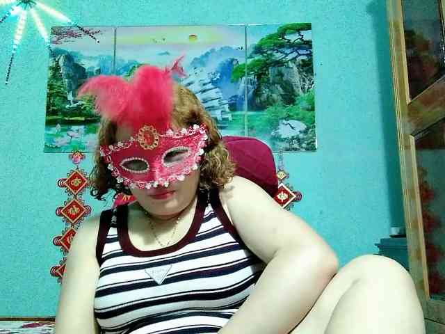 Linhanhsex2k webcam