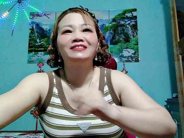Linhanhsex2k webcam
