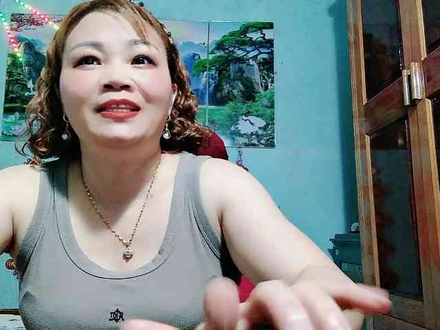 Linhanhsex2k webcam