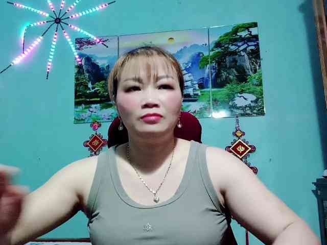 Linhanhsex2k webcam