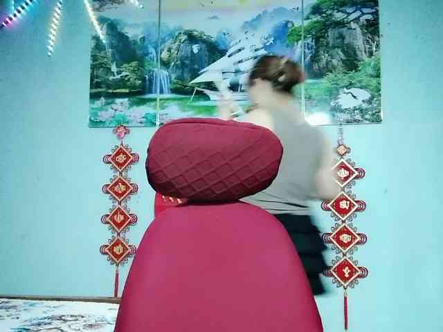 Linhanhsex2k webcam