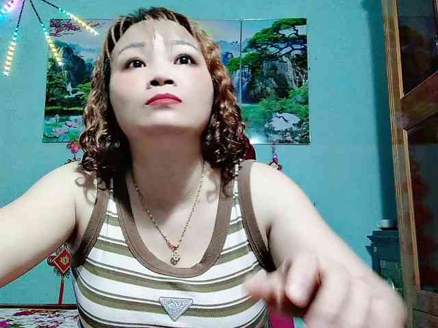 Linhanhsex2k webcam