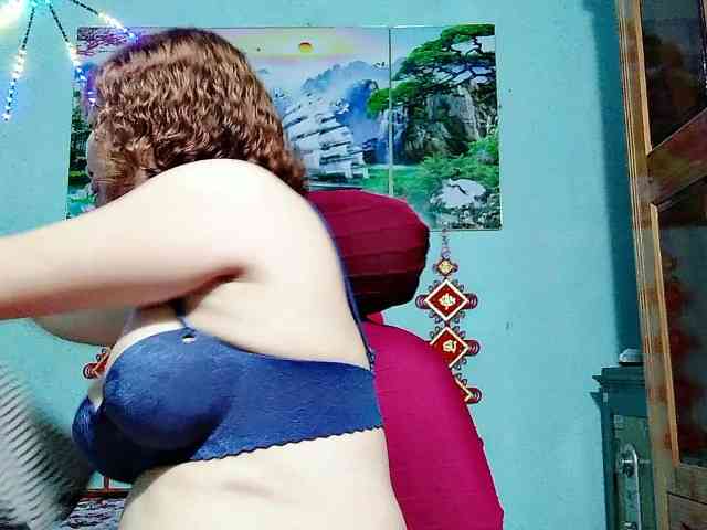 Linhanhsex2k webcam