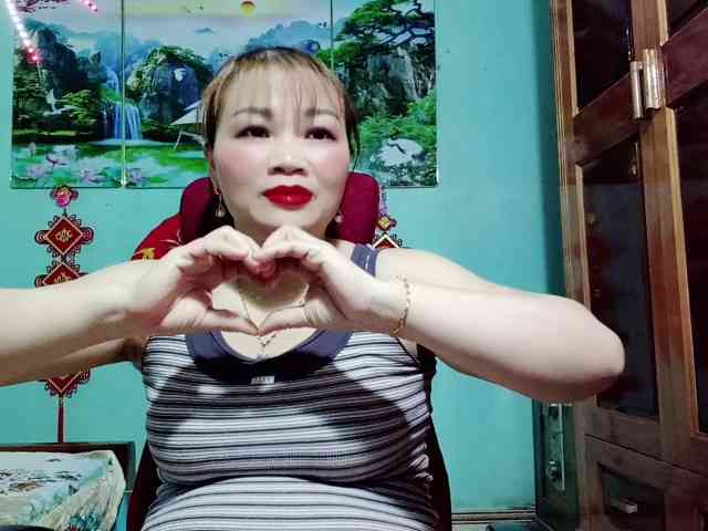 Linhanhsex2k webcam