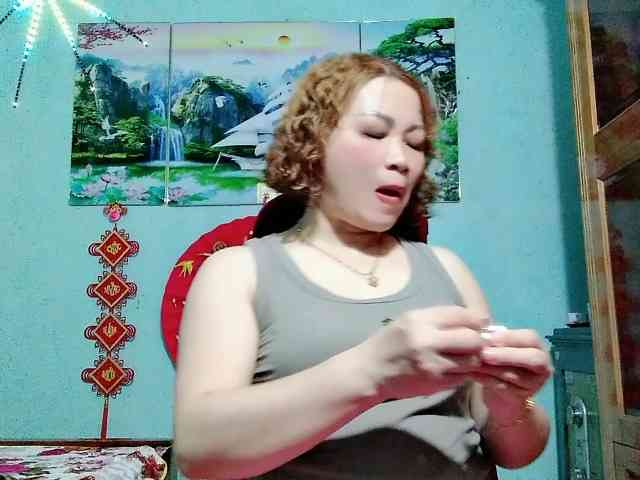 Linhanhsex2k webcam
