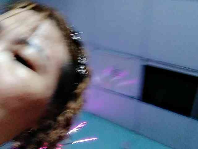Linhanhsex2k webcam