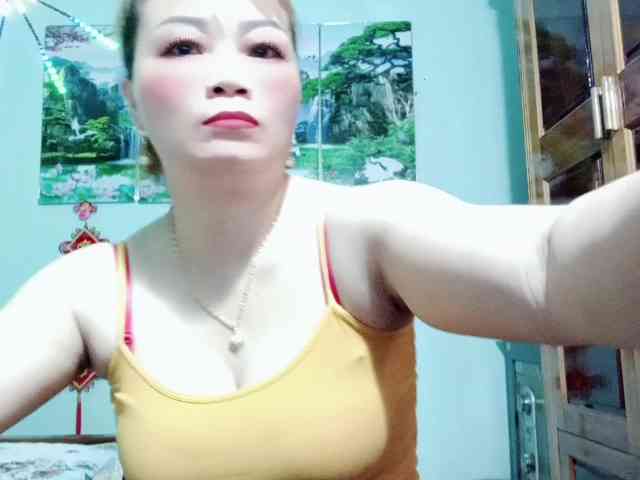 Linhanhsex2k webcam