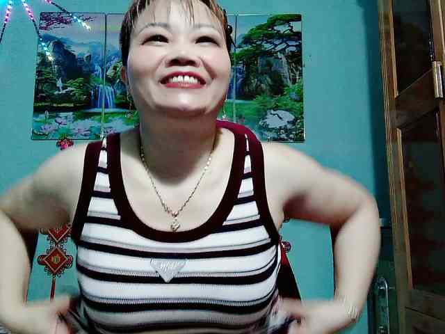 Linhanhsex2k webcam