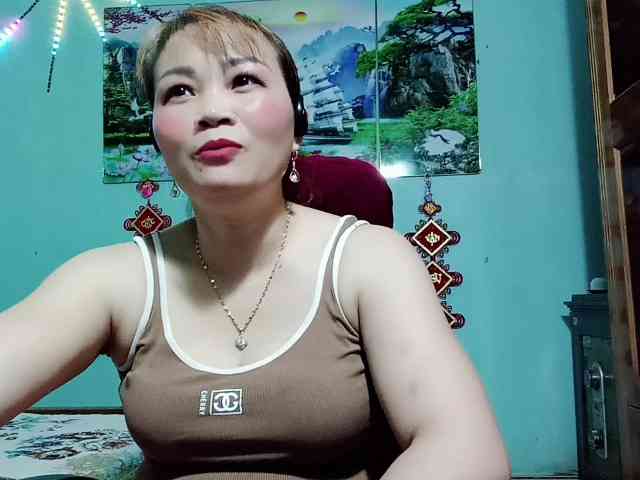 Linhanhsex2k webcam