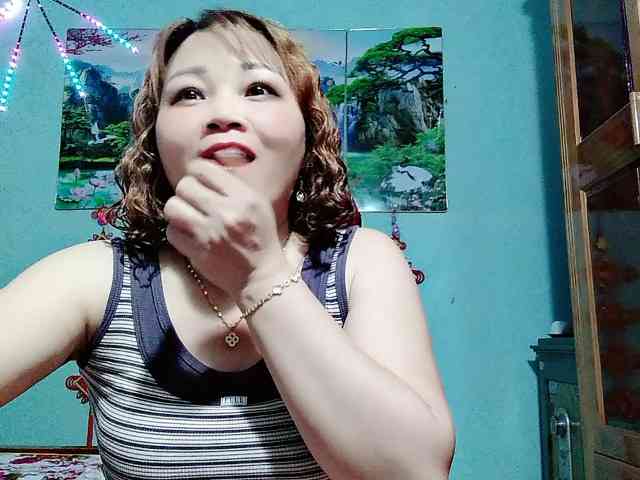 Linhanhsex2k webcam