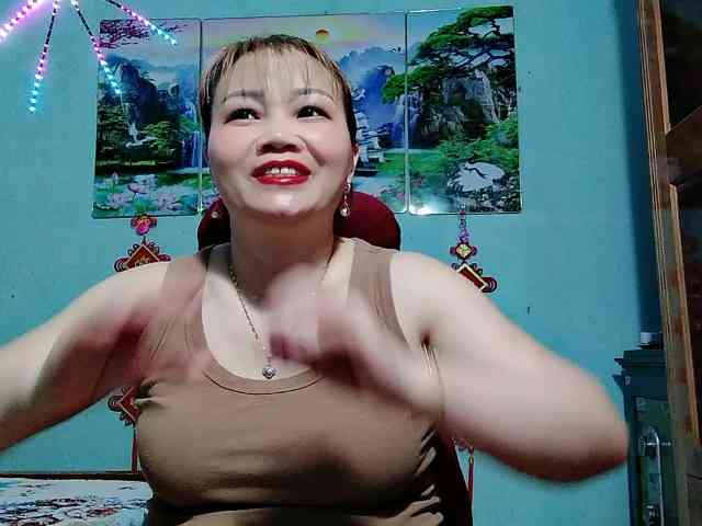 Linhanhsex2k webcam