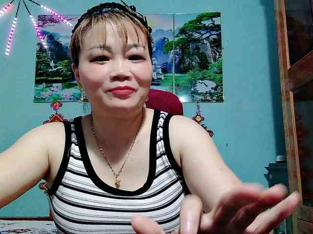 Linhanhsex2k webcam