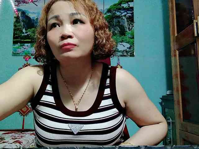 Linhanhsex2k webcam